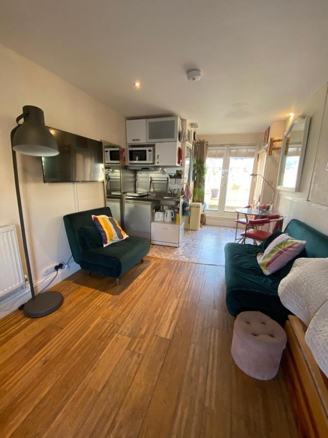 Little Brighton Beach Apartments - Also Separate Spa Cabin And Watersports 외부 사진
