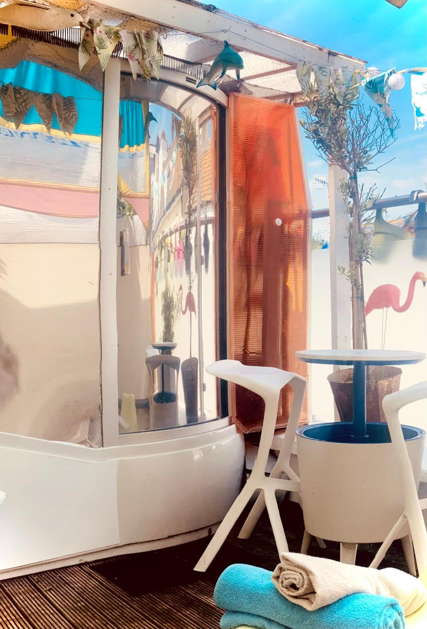 Little Brighton Beach Apartments - Also Separate Spa Cabin And Watersports 외부 사진