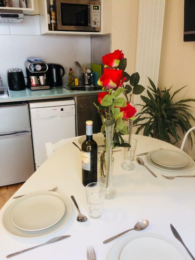 Little Brighton Beach Apartments - Also Separate Spa Cabin And Watersports 외부 사진